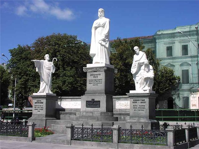 памятник княгини Ольги в Киеве